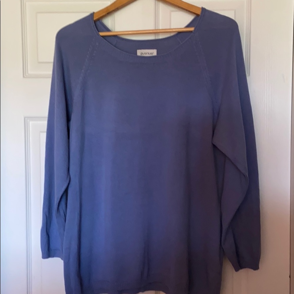 Avenue light weight sweater